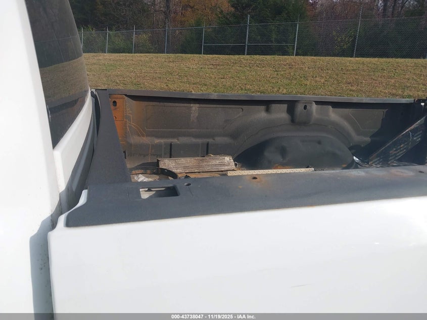 2017 Ram 2500 Tradesman 4X2 8' Box VIN: 3C6LR4ATXHG531398 Lot: 43738047