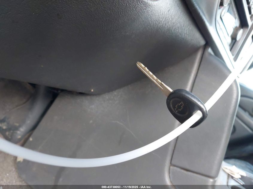 2003 Chevrolet Avalanche 1500 VIN: 3GNEC13T53G166692 Lot: 43738053