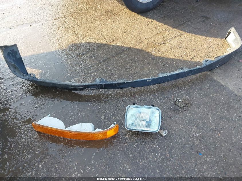 2017 Chevrolet Express 2500 Work Van VIN: 1GCWGBFF8H1351757 Lot: 43738063