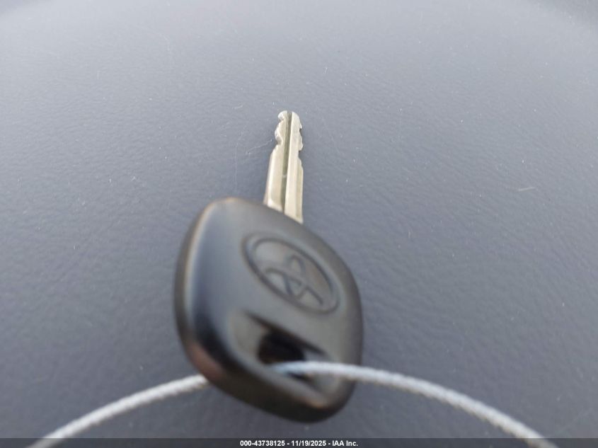 2005 Toyota Corolla Le VIN: 2T1BR32E25C327280 Lot: 43738125