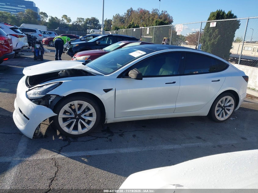 2022 Tesla Model 3 Long Range Dual Motor All-Wheel Drive VIN: 5YJ3E1EB9NF137185 Lot: 43738138