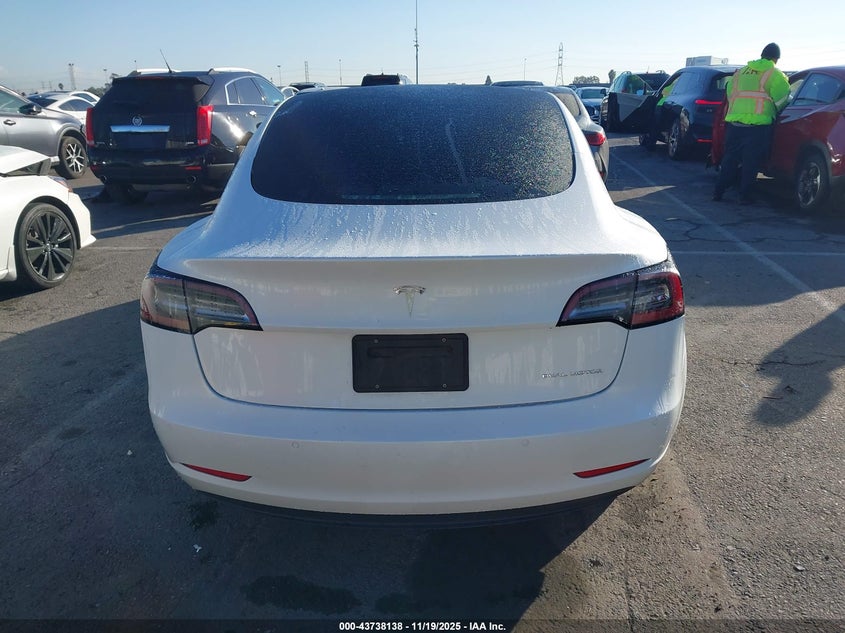 2022 Tesla Model 3 Long Range Dual Motor All-Wheel Drive VIN: 5YJ3E1EB9NF137185 Lot: 43738138