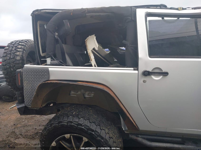 2008 Jeep Wrangler X VIN: 1J4FA24128L601162 Lot: 43738222