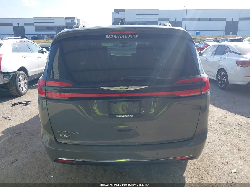 2022 Chrysler Pacifica Touring L VIN: 2C4RC1BG1NR133376 Lot: 43738264