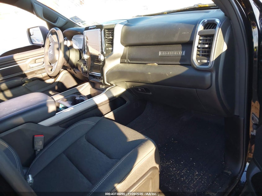 2025 RAM 1500 auction photo 5