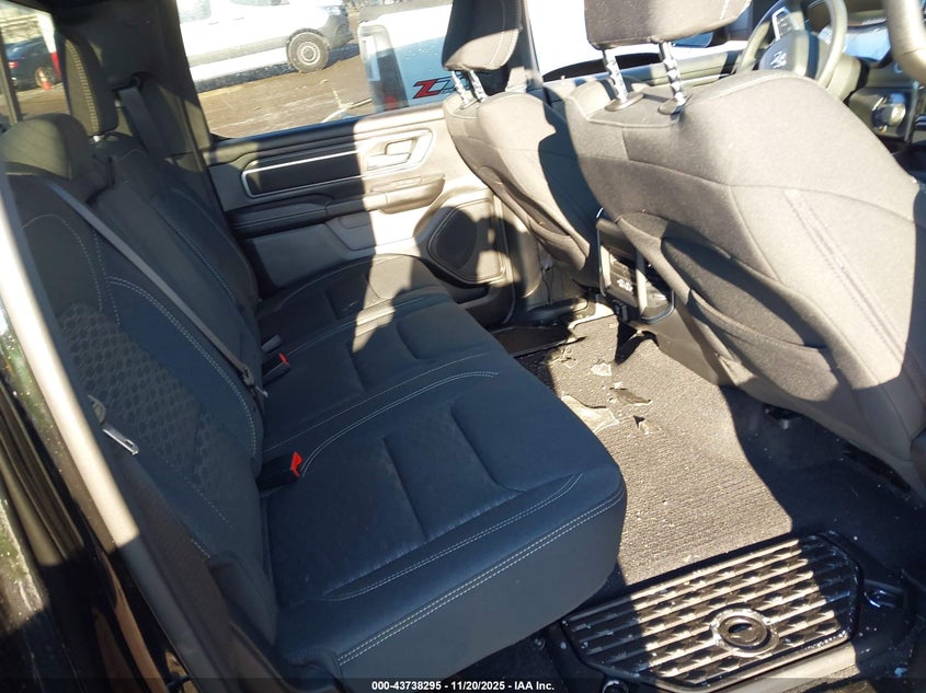 2025 RAM 1500 auction photo 8