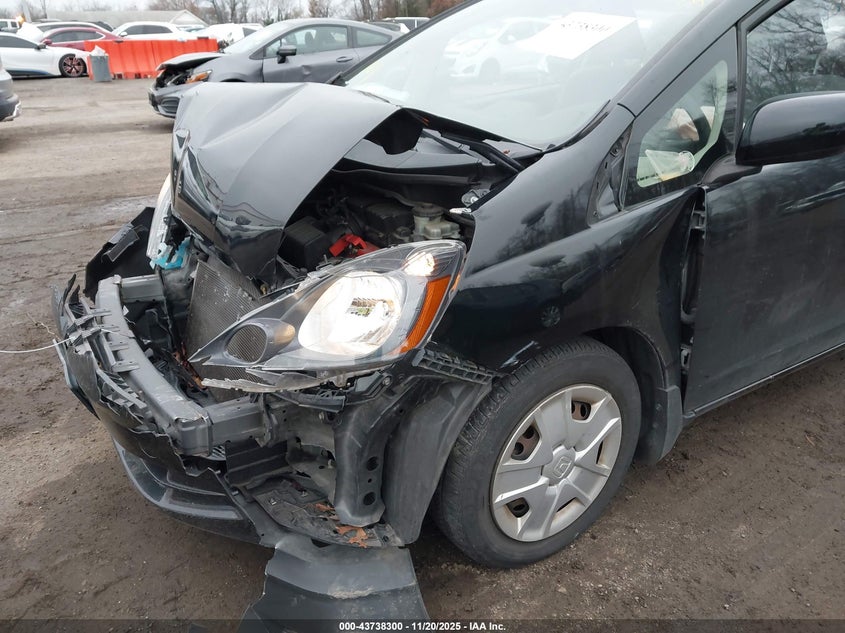 JHMGE8H37DC069266 2013 HONDA FIT photo no. 6