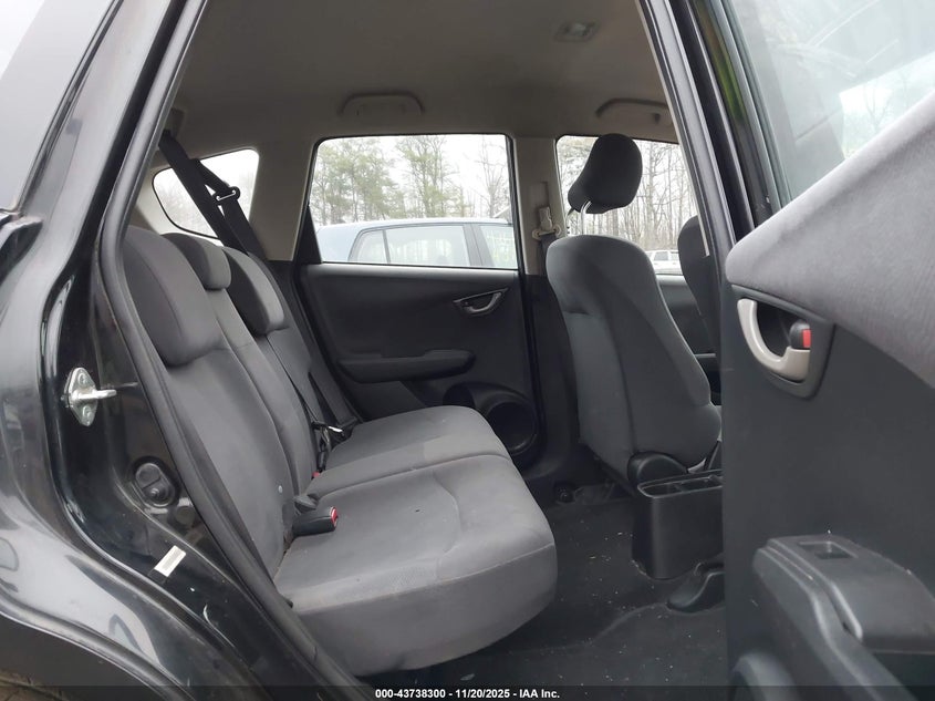 JHMGE8H37DC069266 2013 HONDA FIT photo no. 8