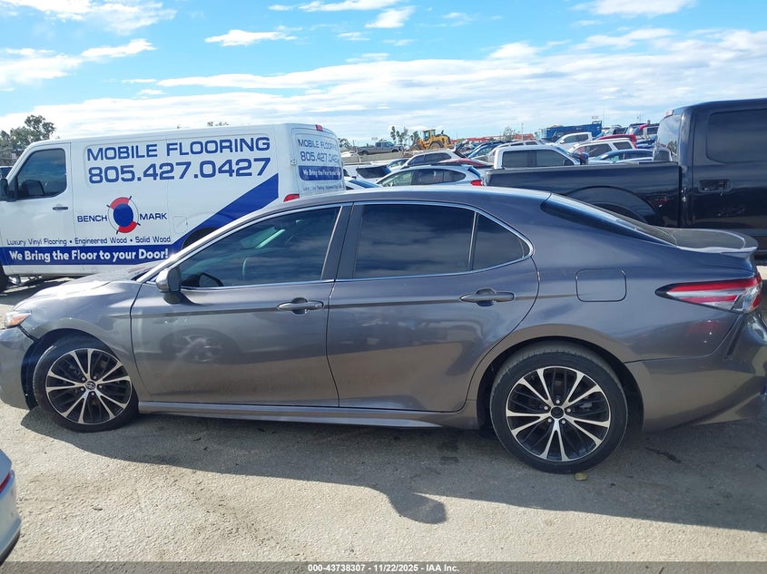 4T1B11HK8JU144645 2018 TOYOTA CAMRY photo no. 14