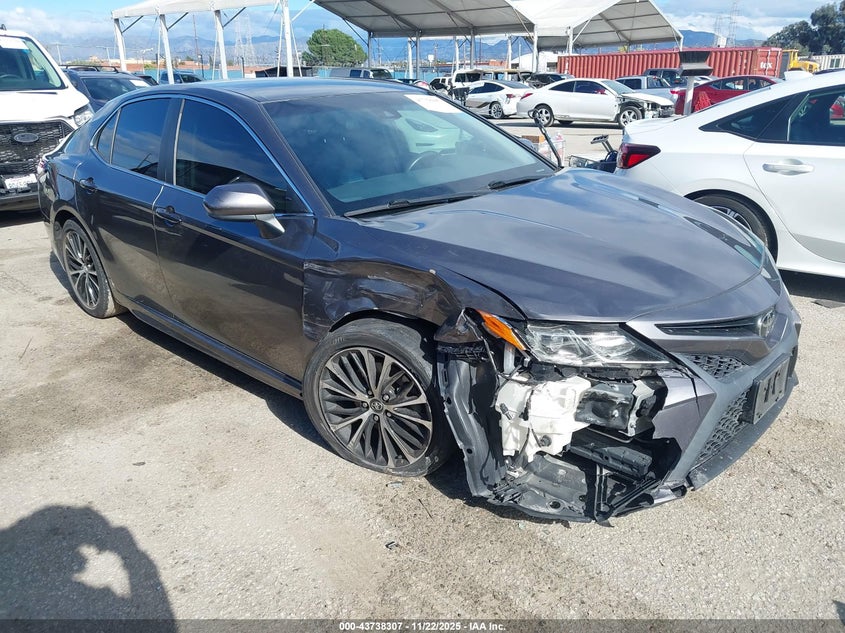 TOYOTA CAMRY SE 2018
