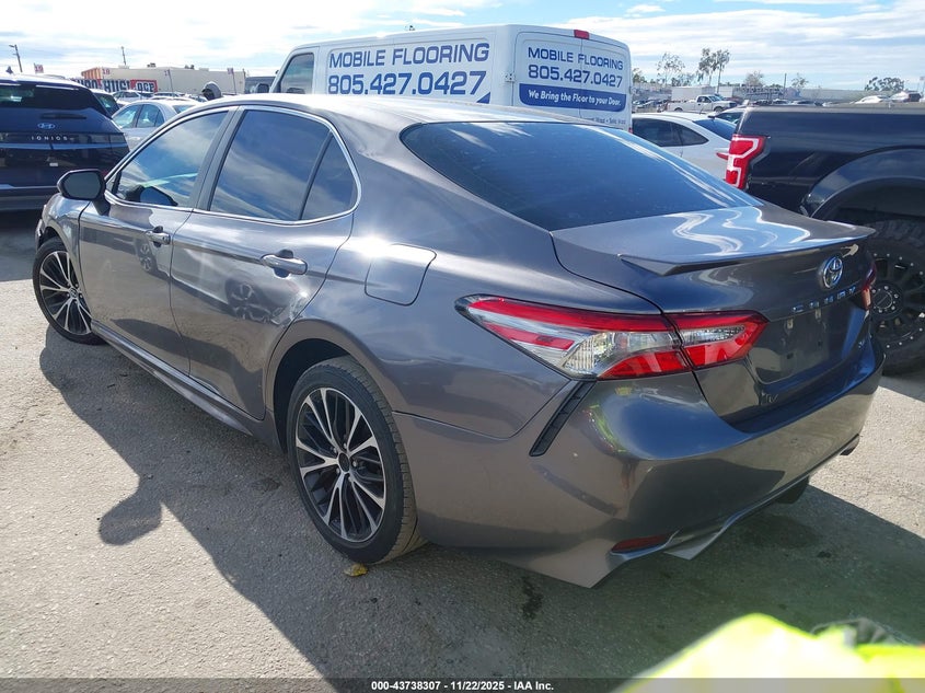 4T1B11HK8JU144645 2018 TOYOTA CAMRY photo no. 3