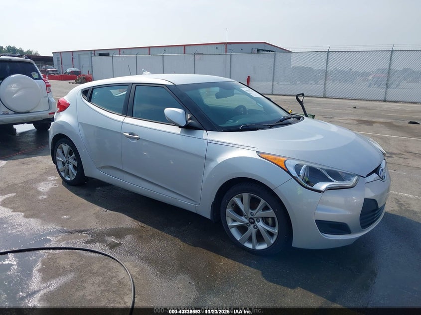 HYUNDAI VELOSTER