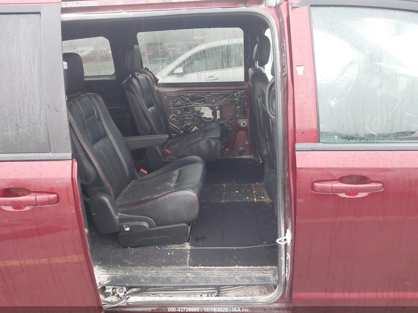 2018 Dodge Grand Caravan Gt VIN: 2C4RDGEG9JR195663 Lot: 43738660