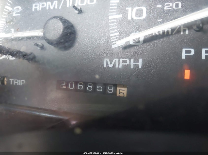 1999 GMC Yukon Denali VIN: 1GKEK13R6XR912724 Lot: 43738664