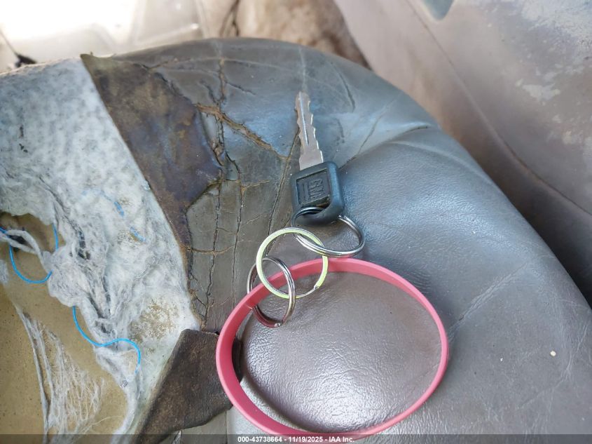 1999 GMC Yukon Denali VIN: 1GKEK13R6XR912724 Lot: 43738664