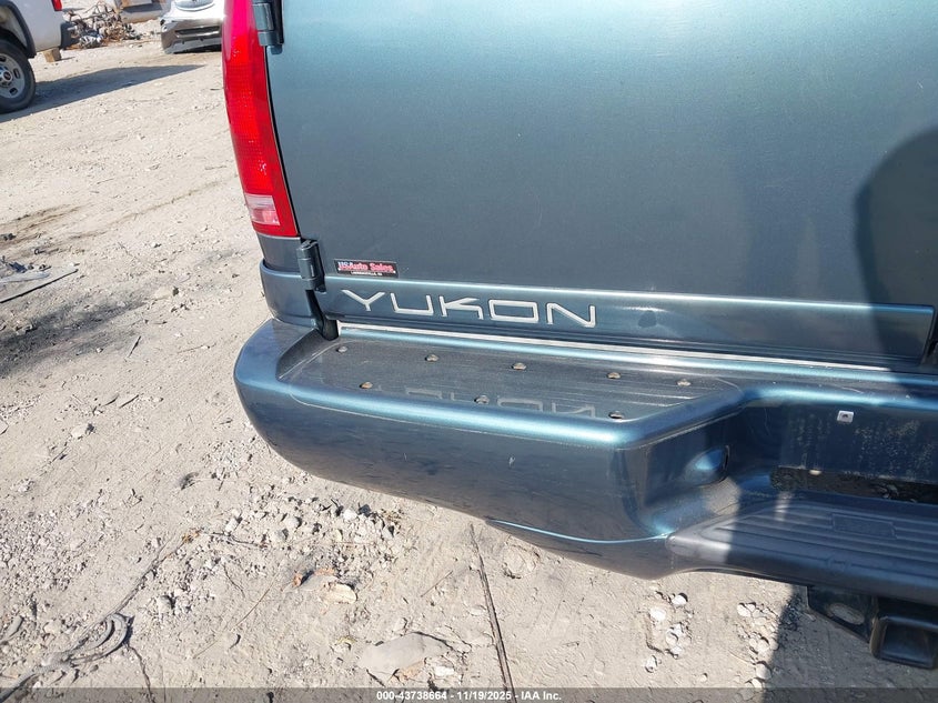 1999 GMC Yukon Denali VIN: 1GKEK13R6XR912724 Lot: 43738664