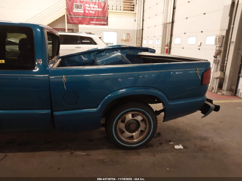 2001 GMC Sonoma Sls VIN: 1GTCS19W918107572 Lot: 43738704