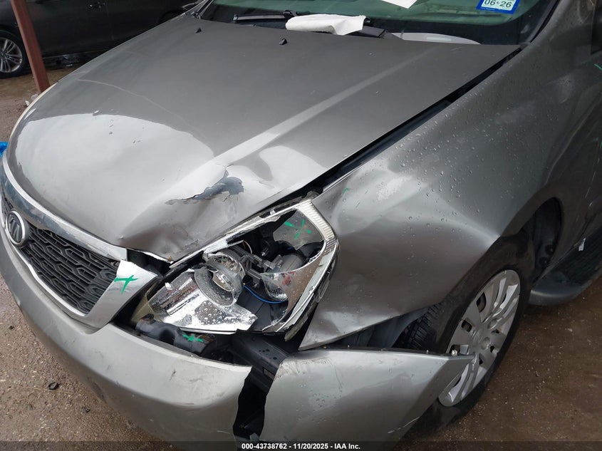 2011 Kia Sedona Lx VIN: KNDMG4C7XB6384365 Lot: 43738762