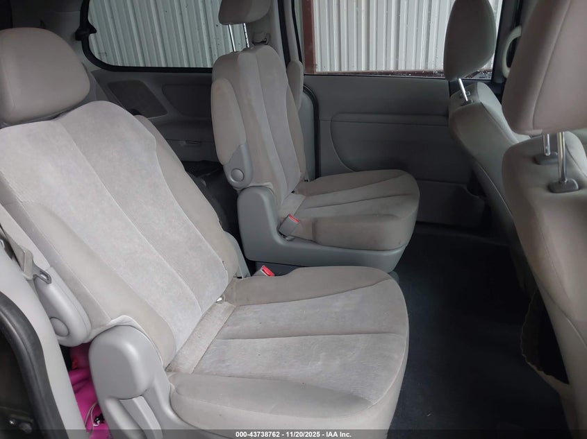 2011 Kia Sedona Lx VIN: KNDMG4C7XB6384365 Lot: 43738762