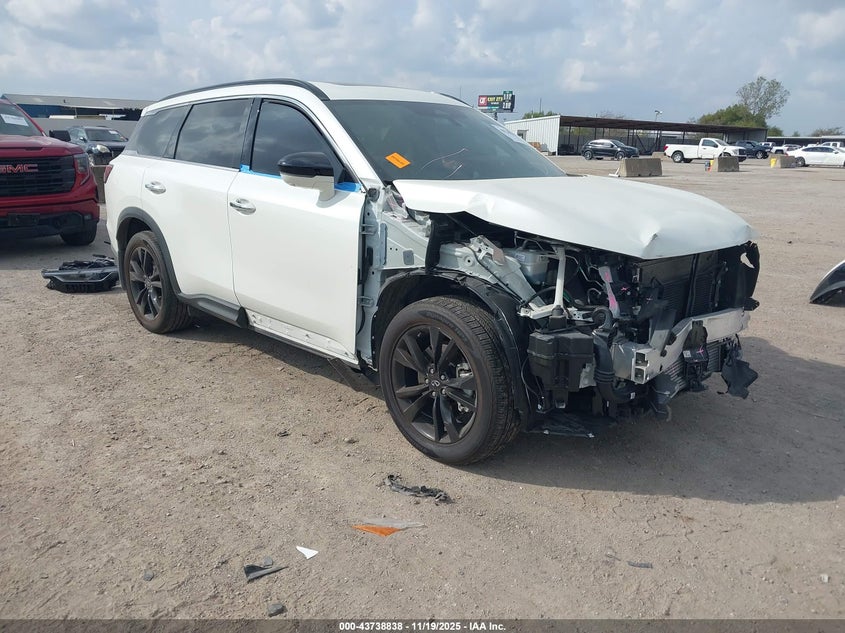 INFINITI QX60 LUXE AWD