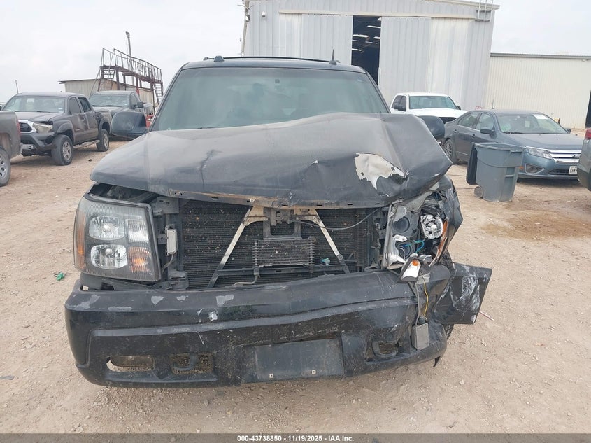 2004 Cadillac Escalade Standard VIN: 1GYEK63N24R170642 Lot: 43738850