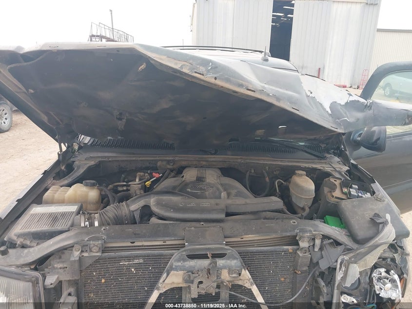 2004 Cadillac Escalade Standard VIN: 1GYEK63N24R170642 Lot: 43738850