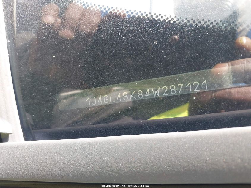 2004 Jeep Liberty Sport VIN: 1J4GL48K84W287121 Lot: 43738909