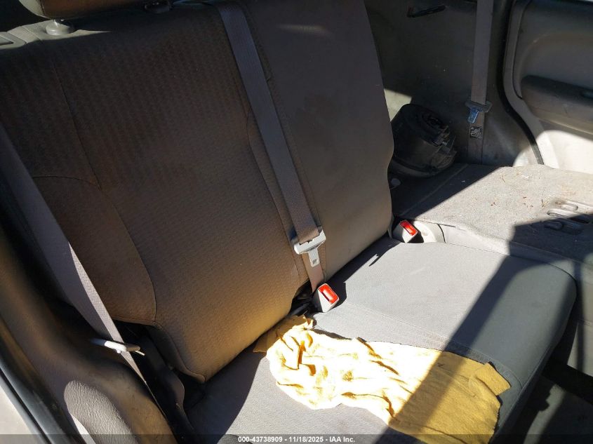 2004 Jeep Liberty Sport VIN: 1J4GL48K84W287121 Lot: 43738909