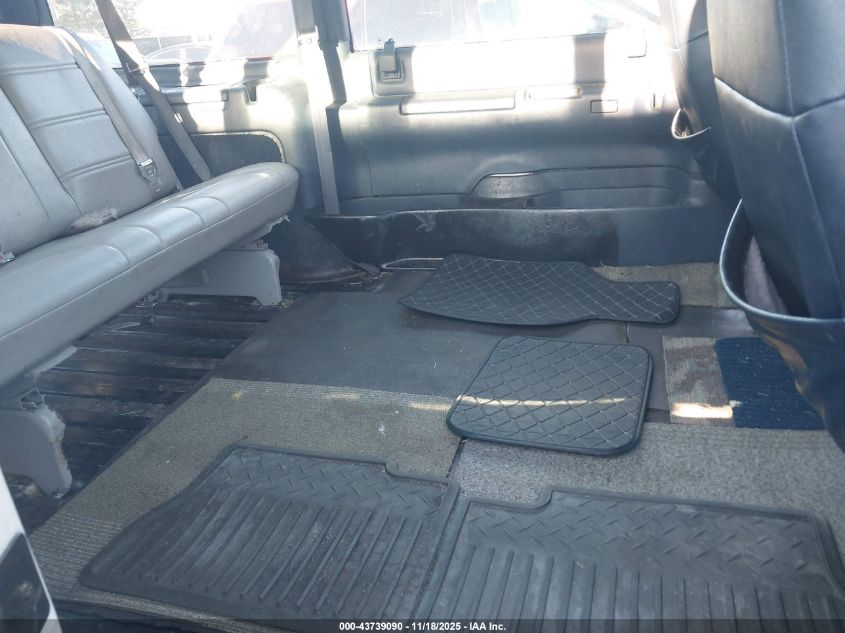 2000 Chevrolet Astro VIN: 1GNDM19W3YB135757 Lot: 43739090