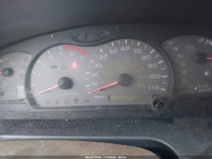 2004 Toyota Sequoia Limited V8 VIN: 5TDBT48AX4S212265 Lot: 43739106