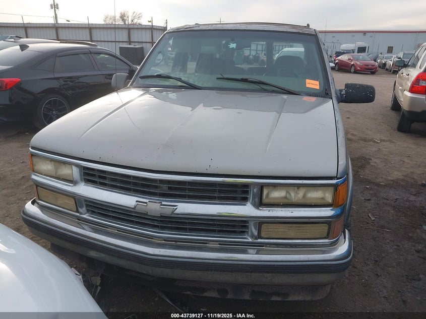 1999 Chevrolet Suburban 1500 Lt VIN: 3GNEC16R5XG223656 Lot: 43739127