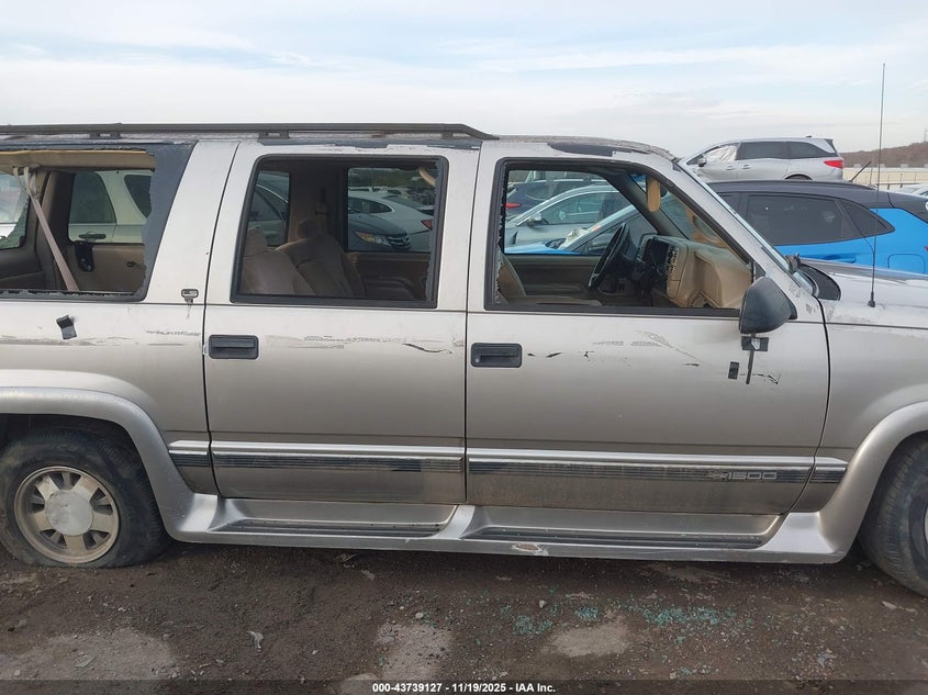 1999 Chevrolet Suburban 1500 Lt VIN: 3GNEC16R5XG223656 Lot: 43739127
