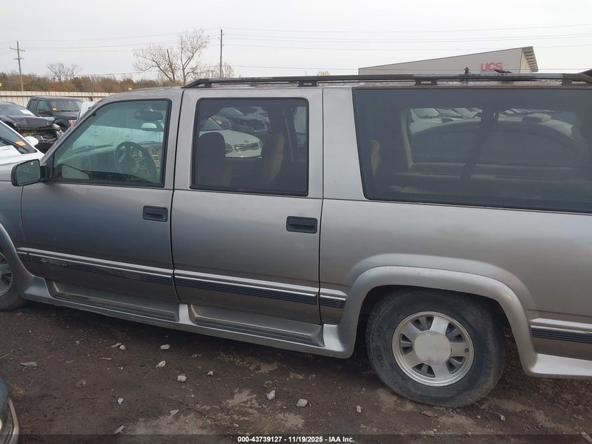 1999 Chevrolet Suburban 1500 Lt VIN: 3GNEC16R5XG223656 Lot: 43739127