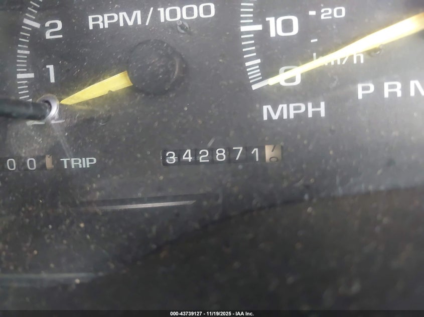 1999 Chevrolet Suburban 1500 Lt VIN: 3GNEC16R5XG223656 Lot: 43739127