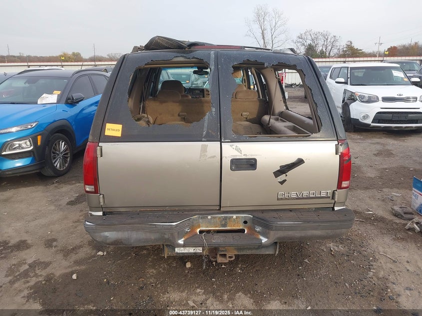 1999 Chevrolet Suburban 1500 Lt VIN: 3GNEC16R5XG223656 Lot: 43739127