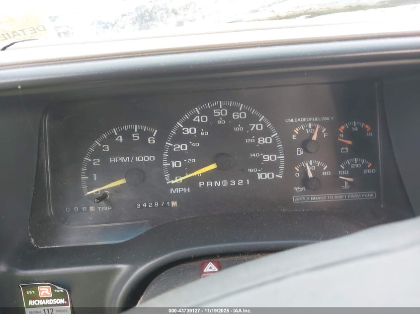 1999 Chevrolet Suburban 1500 Lt VIN: 3GNEC16R5XG223656 Lot: 43739127