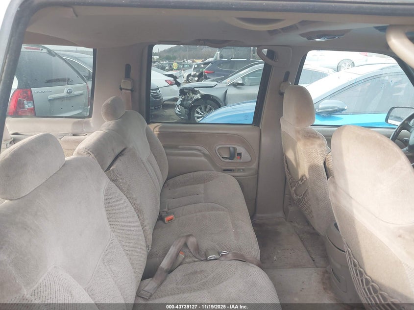 1999 Chevrolet Suburban 1500 Lt VIN: 3GNEC16R5XG223656 Lot: 43739127