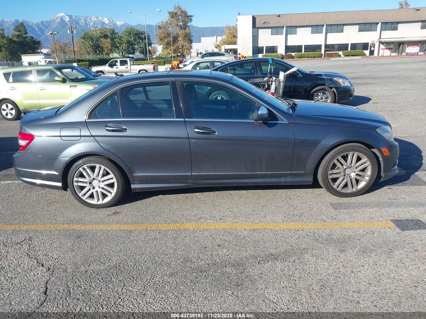 2008 Mercedes-Benz C 300 Luxury/Sport VIN: WDDGF54X28R017025 Lot: 43739192