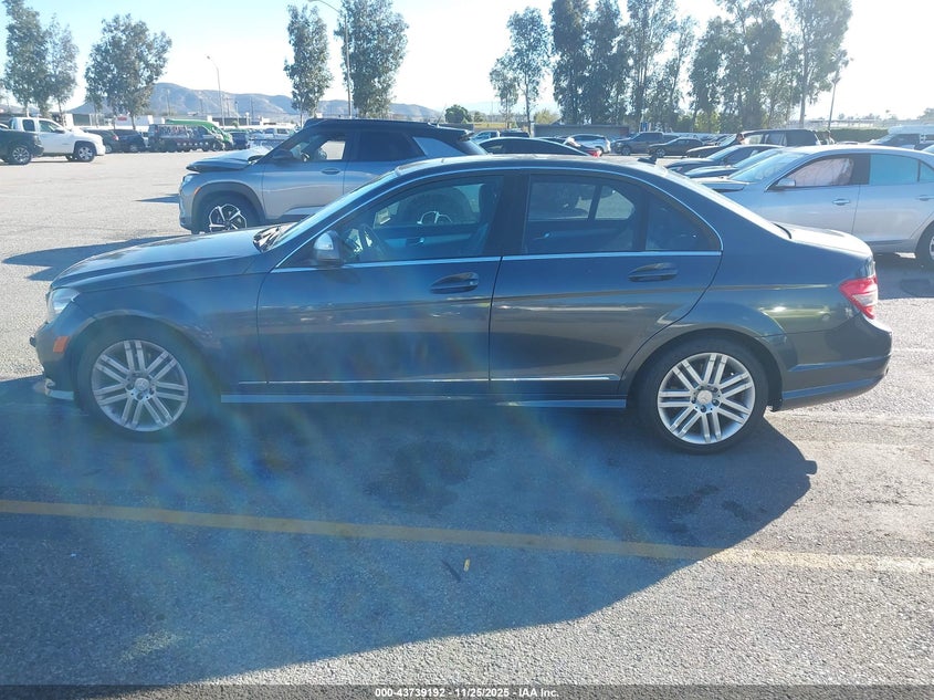 2008 Mercedes-Benz C 300 Luxury/Sport VIN: WDDGF54X28R017025 Lot: 43739192