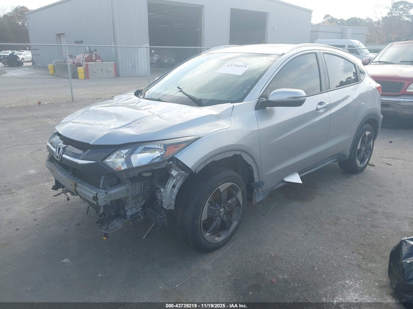 3CZRU6H76JM727586 2018 HONDA HR-V photo no. 2