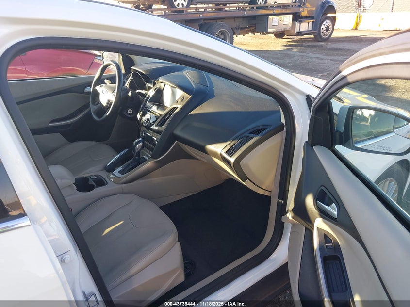 1FAHP3H23CL348860 2012 FORD FOCUS photo no. 5