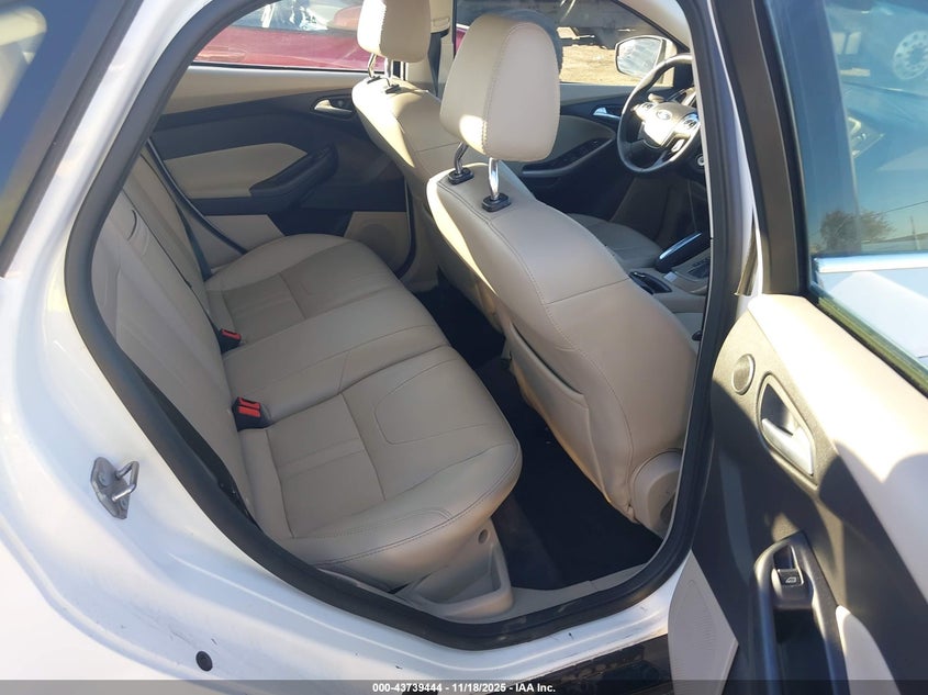 1FAHP3H23CL348860 2012 FORD FOCUS photo no. 8