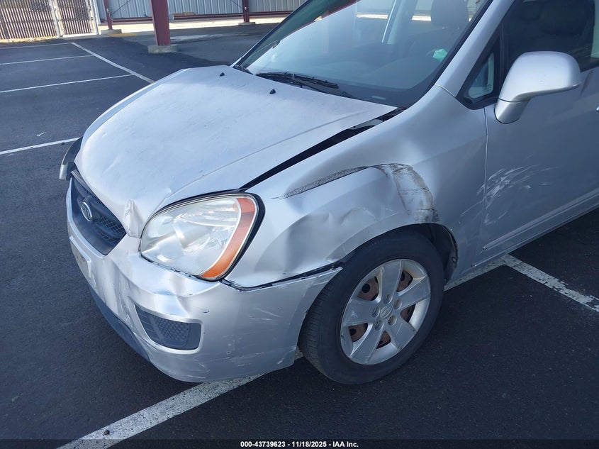 2009 Kia Rondo Lx VIN: KNAFG528897261500 Lot: 43739623