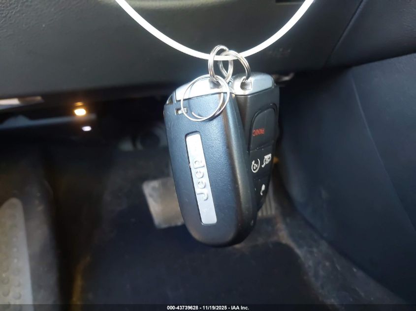 2019 Jeep Cherokee Altitude 4X4 VIN: 1C4PJMLXXKD437947 Lot: 43739628