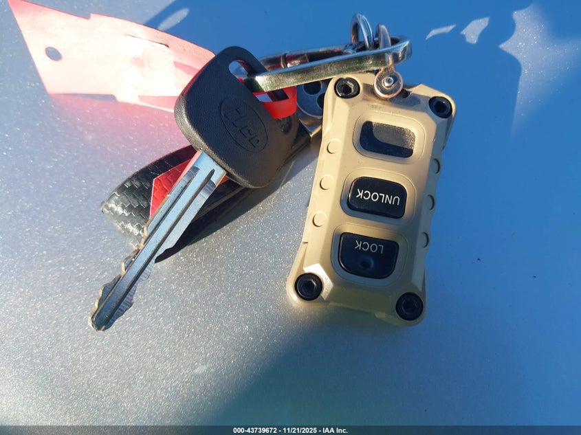 2005 Toyota Tundra Limited V8 VIN: 5TBET38165S481087 Lot: 43739672