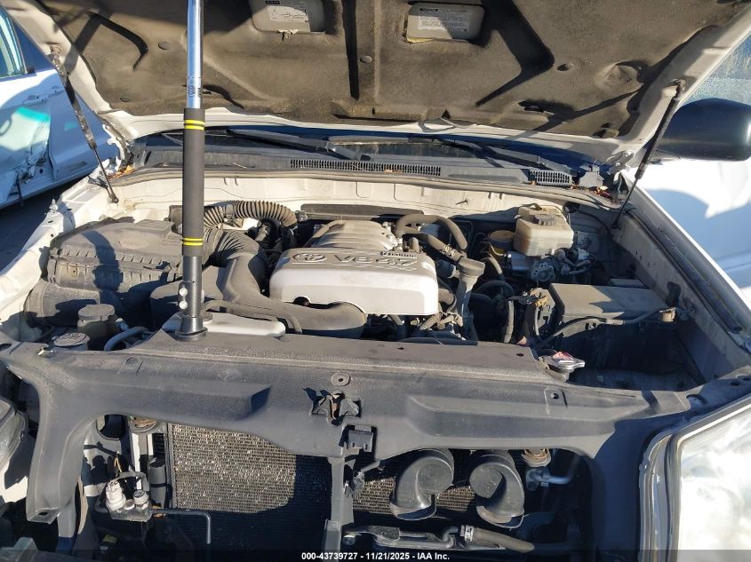 2004 Toyota 4Runner Sr5 V8 VIN: JTEBT14R448014033 Lot: 43739727