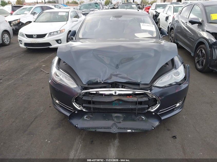 2014 Tesla Model S P85 VIN: 5YJSA1H13EFP50493 Lot: 43739752