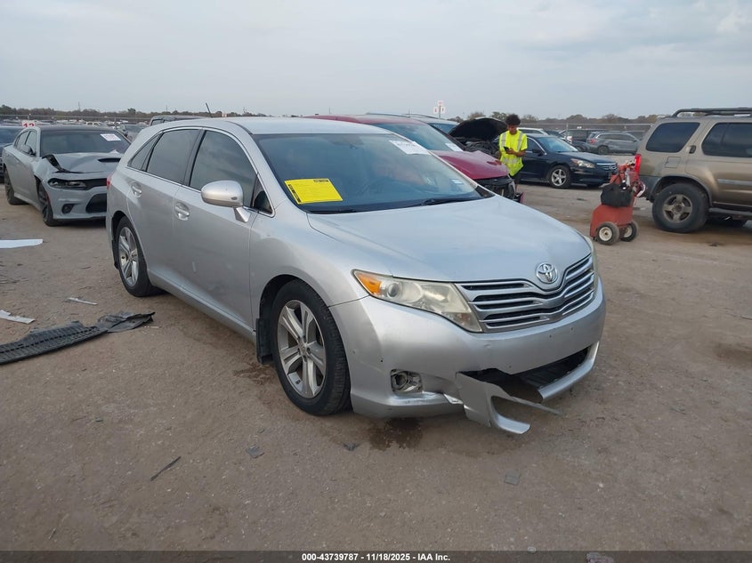 TOYOTA VENZA LE