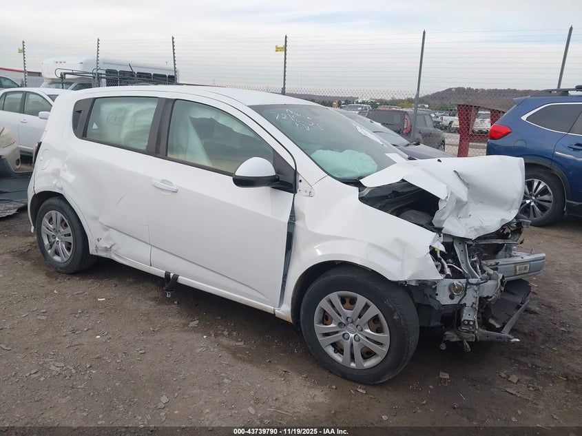 CHEVROLET SONIC LT AUTO