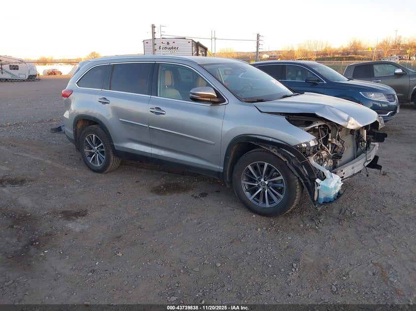 TOYOTA HIGHLANDER XLE